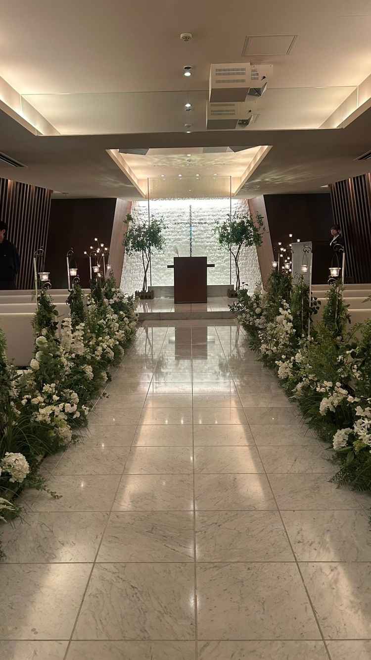 チャペルが想像以上に綺麗でした。白を基調としていて、写真以上に広さを感じられる空間でした。