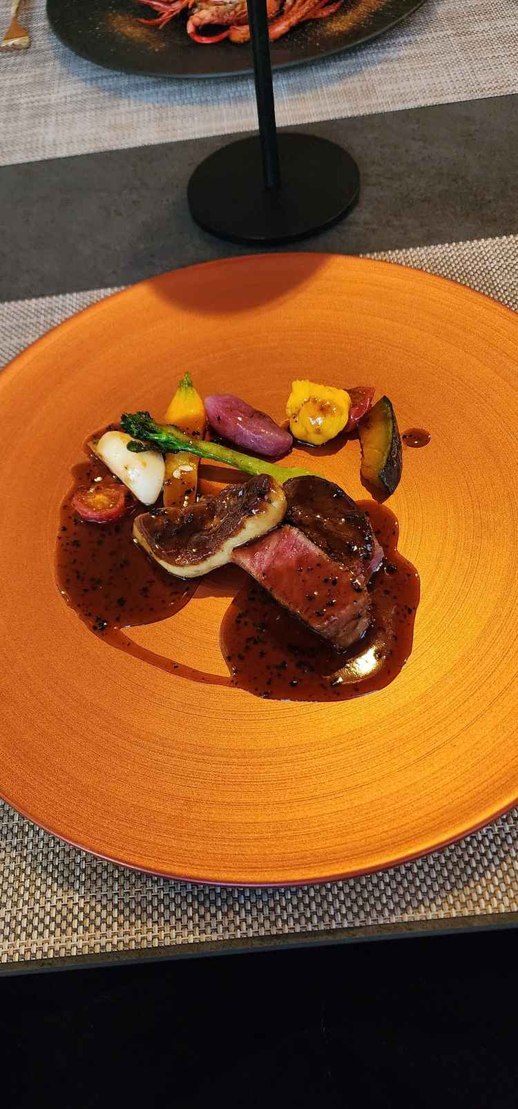 その時期に合わせた食材を取り寄せて調理をしているみたいで、本当に美味しかったです。