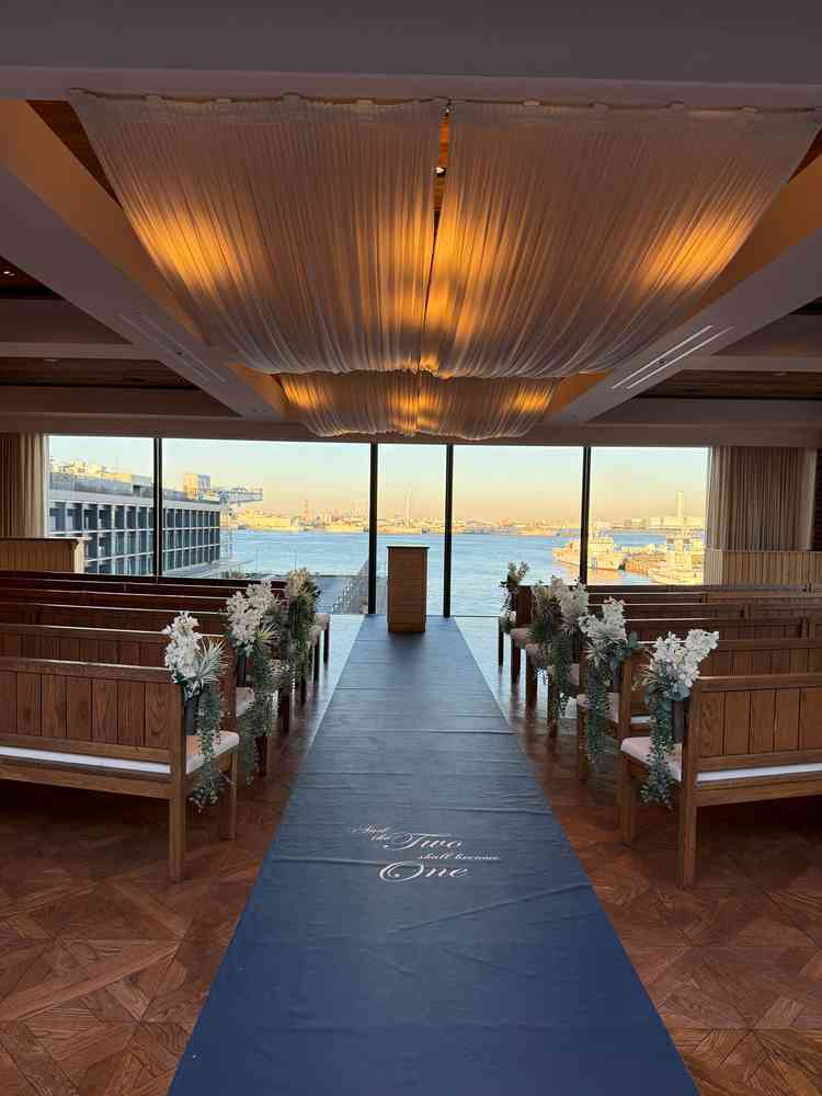 海を一望できるチャペル