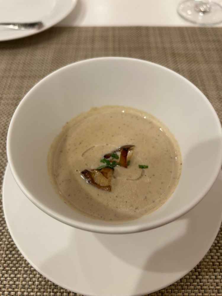 きのこのスープです。季節感があって良かったです。