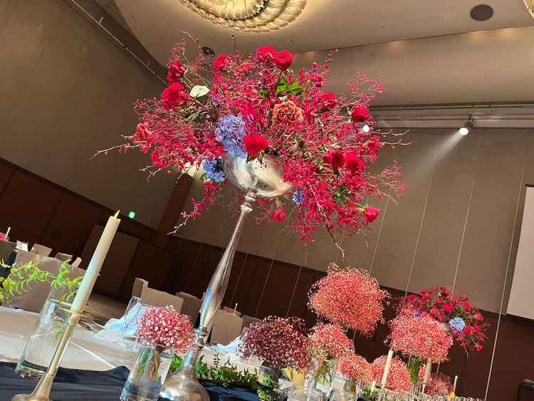 ミャクミャクモチーフのフラワーアレンジメント