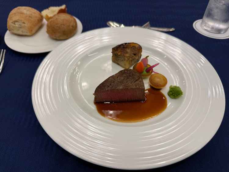 コース料理の試食をさせてもらったが、メインのお肉が味付け含めとてもおいしかった。
