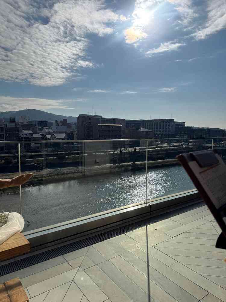 鴨川が見えます