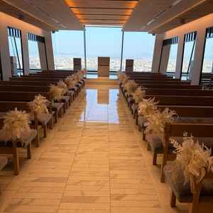 チャペルは、40階ということもあり、空を背景として挙式を行えます。