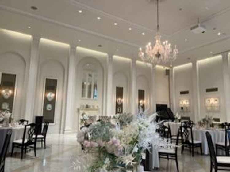 階段から入場したくなりました。