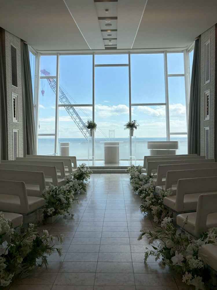 チャペルカーテン開いてるバージョン