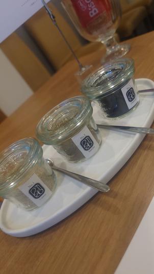 料理の時に出てくる3種類の塩が食べ比べができて楽しかったです。