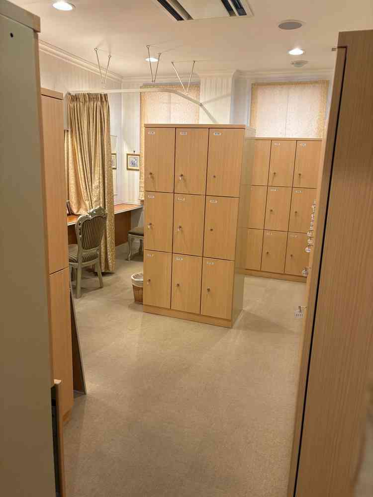 鍵付きのロッカーがある女子更衣室がありとても便利だなと思いました。