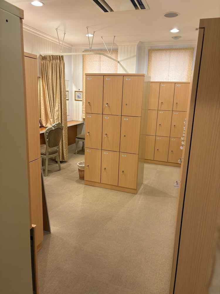 鍵付きのロッカーがある女子更衣室がありとても便利だなと思いました。