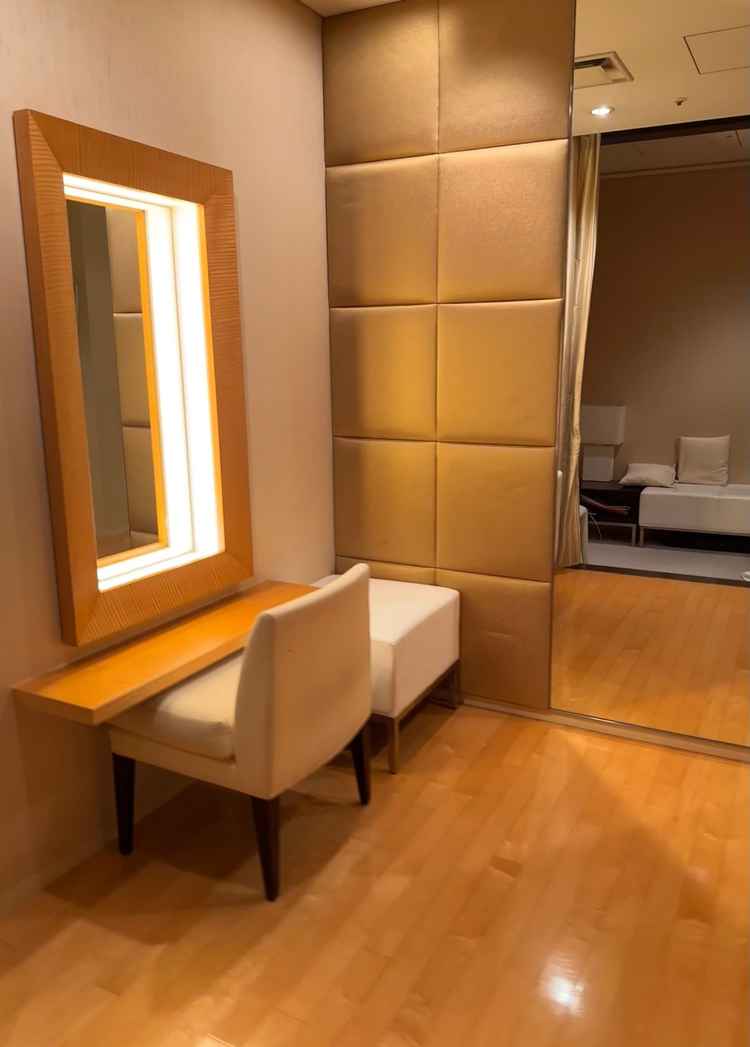 お支度部屋となっており、ブライダルサロンの中にあり、ヘアメイクのリハーサルもこちらで行うようです。