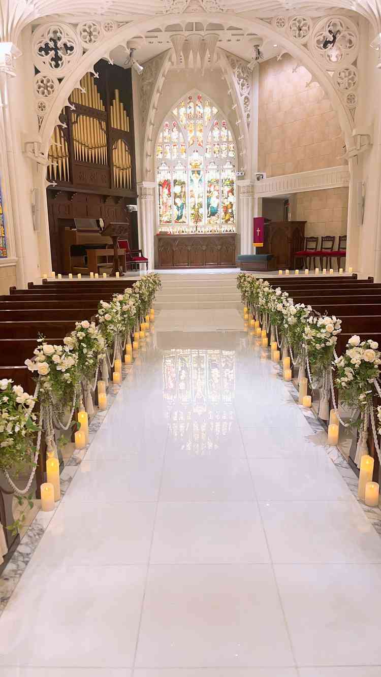 チャペル内に写真です