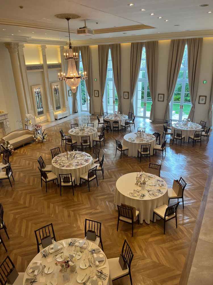 全体的にアイボリーでどんな衣装にもあうとのことでした。