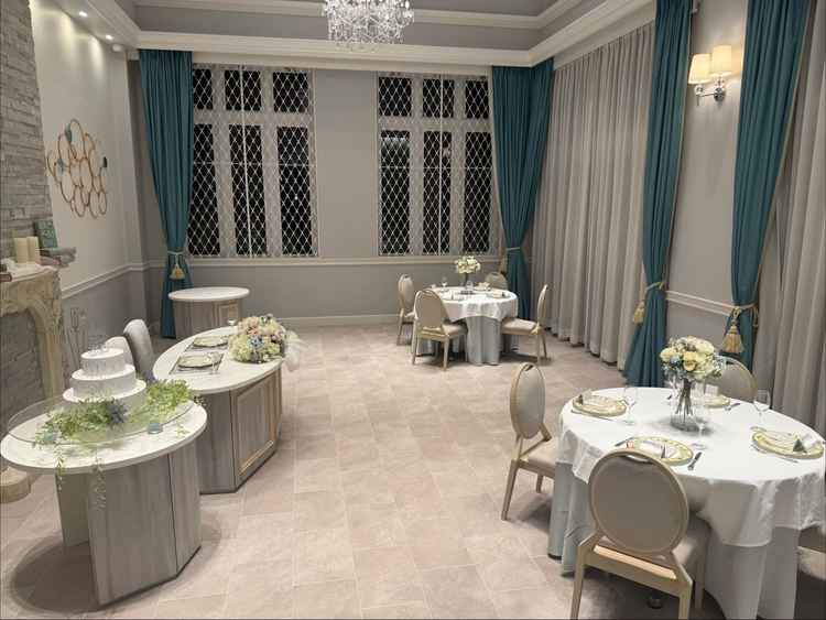 一番小さい披露宴会場を見せてもらいました。20名までで検討しておりサイズ感はちょうど良さそうです。