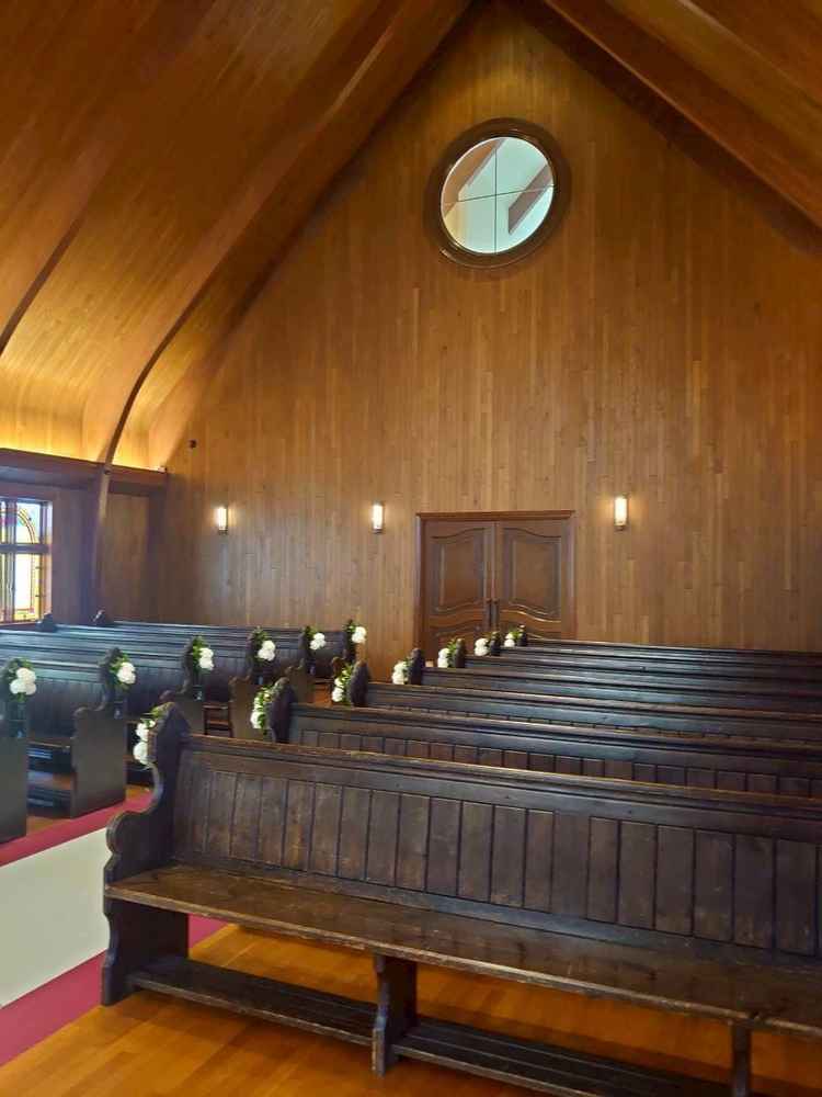 木の温もりが溢れる式場