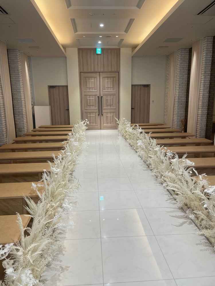 式場。華やかですがとても落ち着いた印象です。香りまでこだわられておりとても素敵な空間でした。
