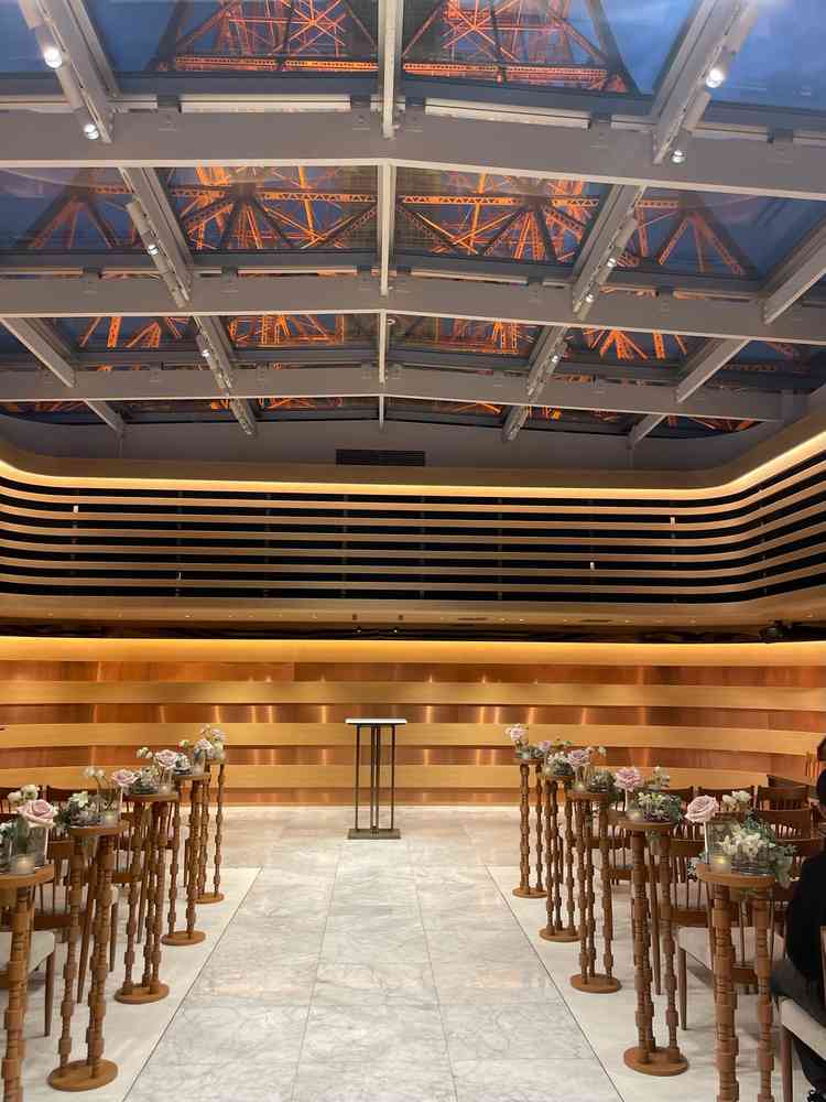 夜間でも明るさを感じられた。目の前に広がる東京タワーが素敵だった。