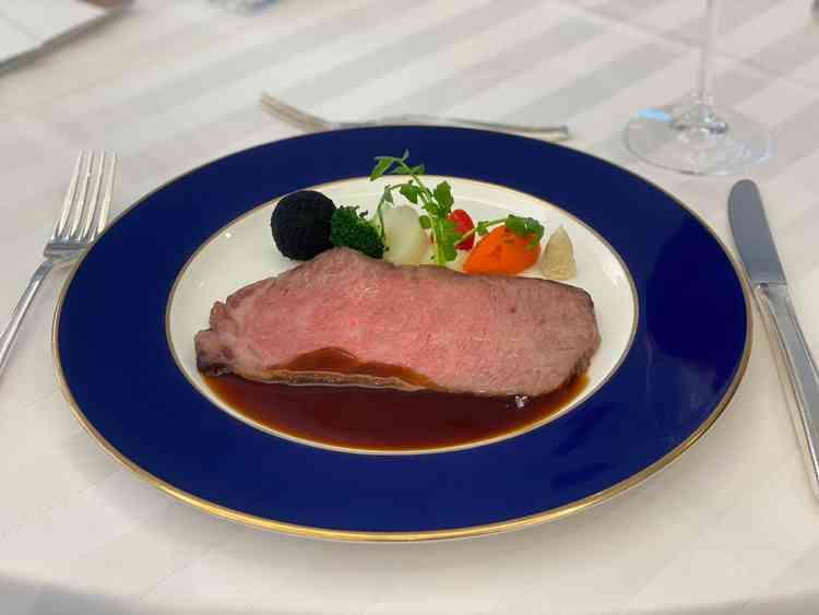 ホテル名物のロースビーフの写真