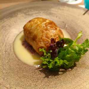 料理は白身魚のパイづつみを試食で頂きました。他の式場にあまりないこだわりの料理であると感じました。