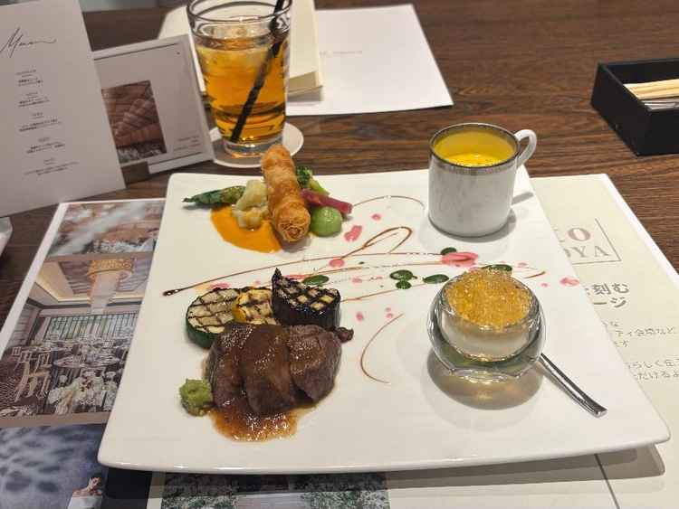 試食内容① 盛り付けが華やかで、どのお料理もおいしかったです。