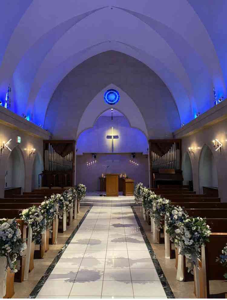 チャペルもシンプルで綺麗