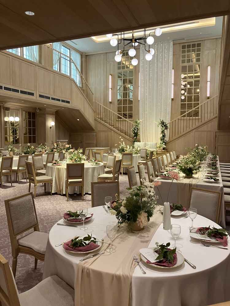 2つ目の披露宴会場です。もう1つの披露宴会場とまた雰囲気が違って豪華な印象でした。