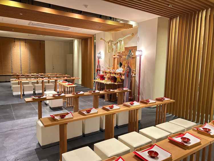 初めて見る和の挙式会場でした