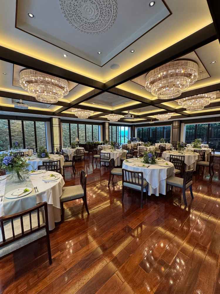 披露宴会場2つ目。大きめの会場になる。外にも出れる点が良い