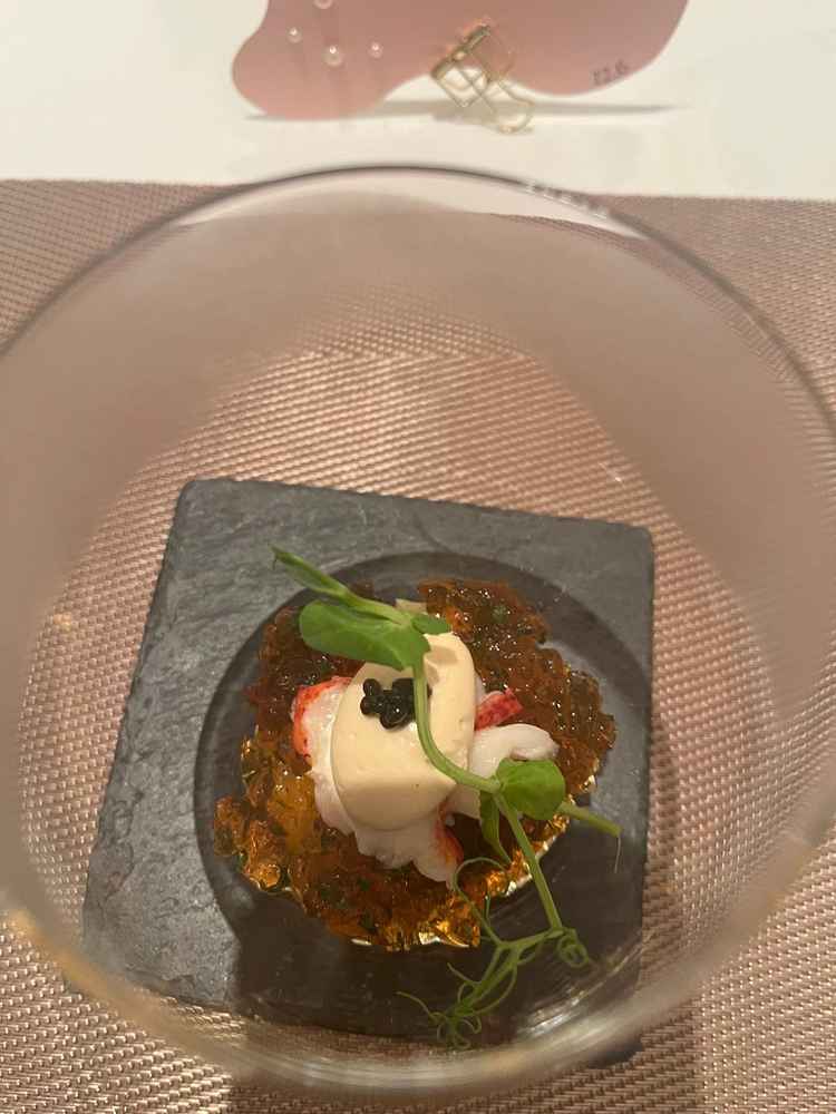 気やピアとホタテの料理めっちゃ美味しくて良かったです見栄えにもいいなあと思いました美味しくて見栄えき