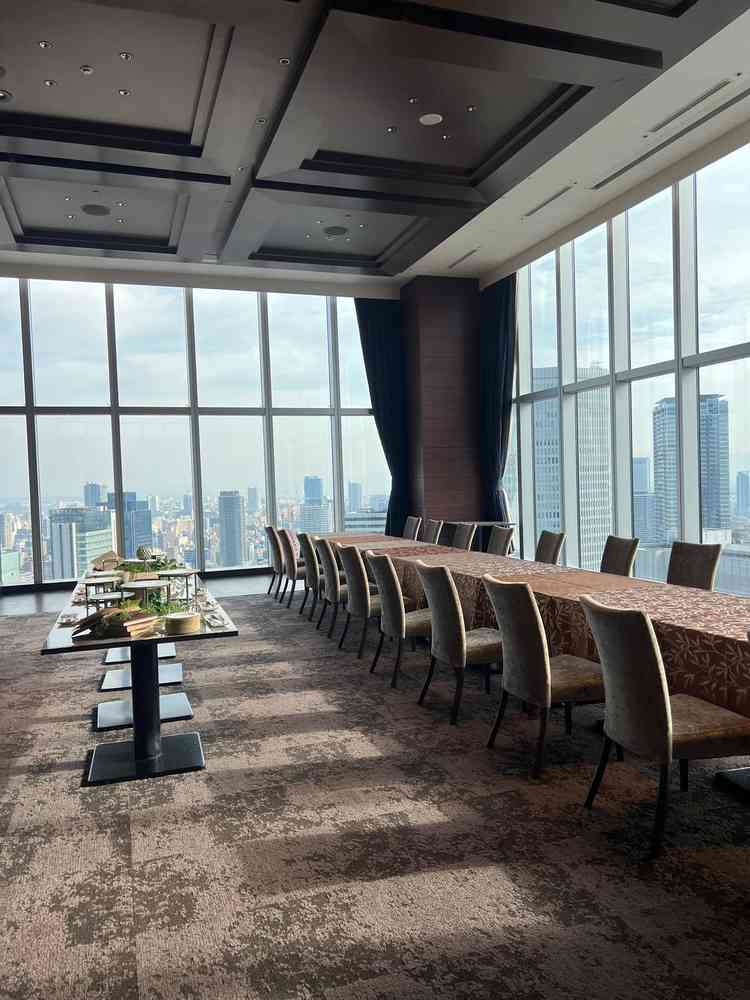 披露宴会場に併設されているレストランの会場です。