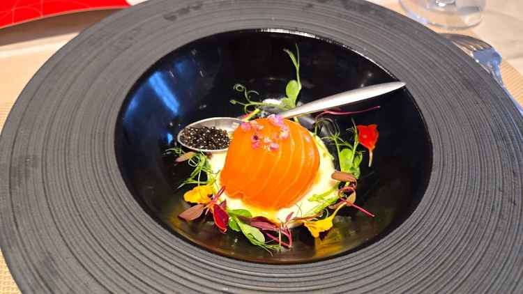 お食事も質がよさそうで、お野菜や肉に質のよさを感じた。