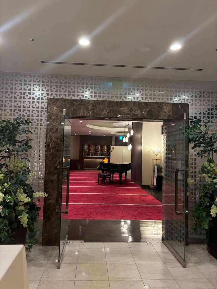 もう一つ下の階にある披露宴会場。実際のセッティングが見れてよかった。とてもかっこいい会場でした。