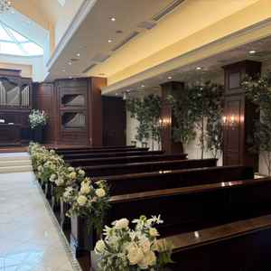 チャペル。パイプオルガンは本物。