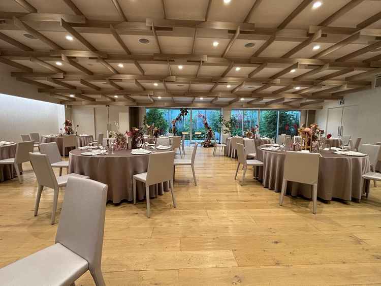 披露宴会場。こじんまりしているが、明るくてオシャレだった。、