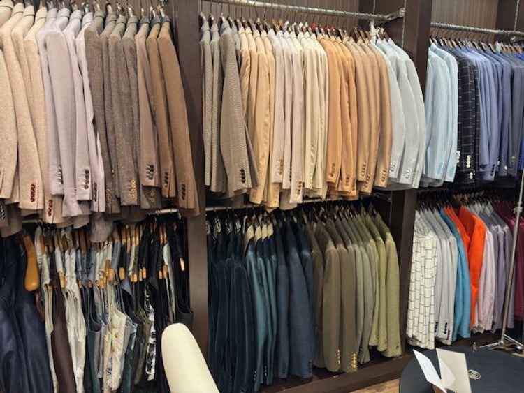 タキシードの種類が豊富でよかった.