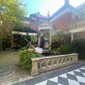 一つ目の披露宴会場に隣接しているガーデン。ガーデンでの演出もできる。