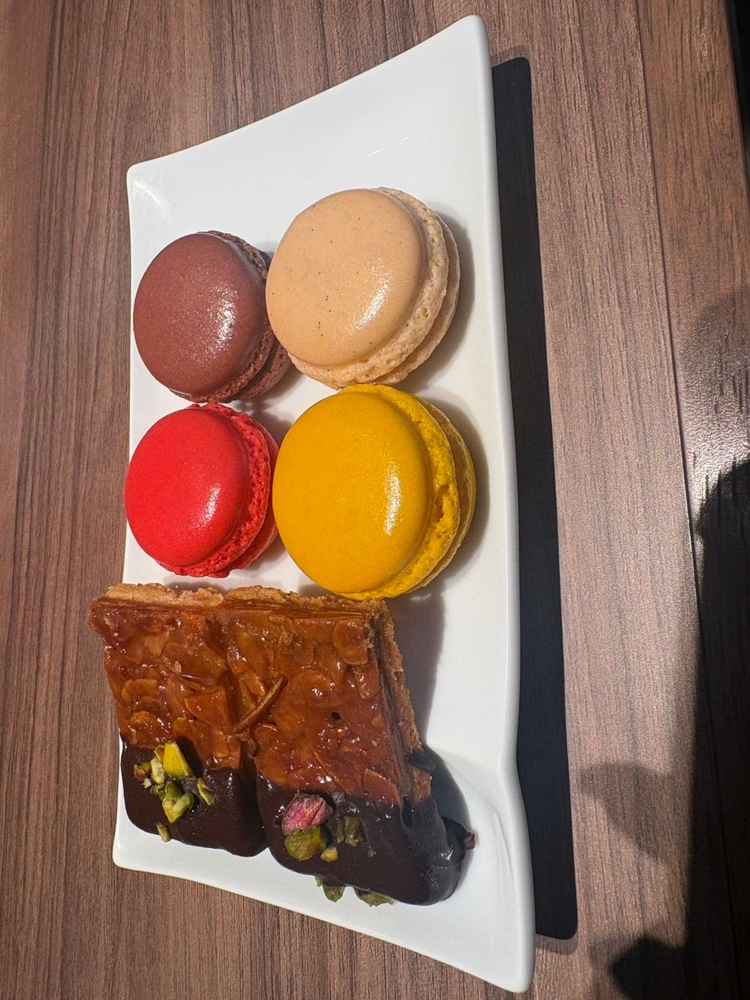 試食のデザートの写真。どれも美味しく彩りがよかった。