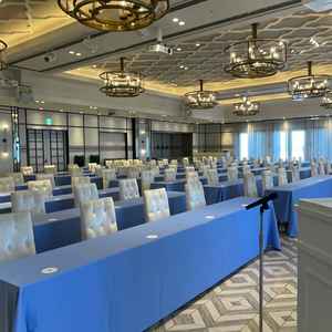 一つ目に紹介された披露宴会場の写真です。見学時は結婚式仕様になっていないと伺いました。