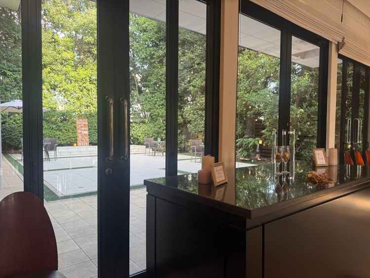 受付とガーデン