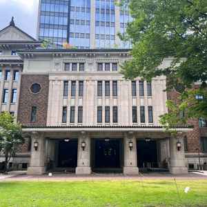 歴史を感じる素敵な外観。建物が美しいので、ゲストにも式の雰囲気を最初から感じてもらえそう。