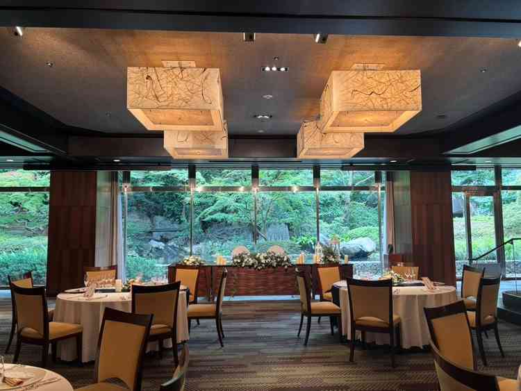 披露宴会場のマグノリア。緑が綺麗で落ち着く雰囲気。