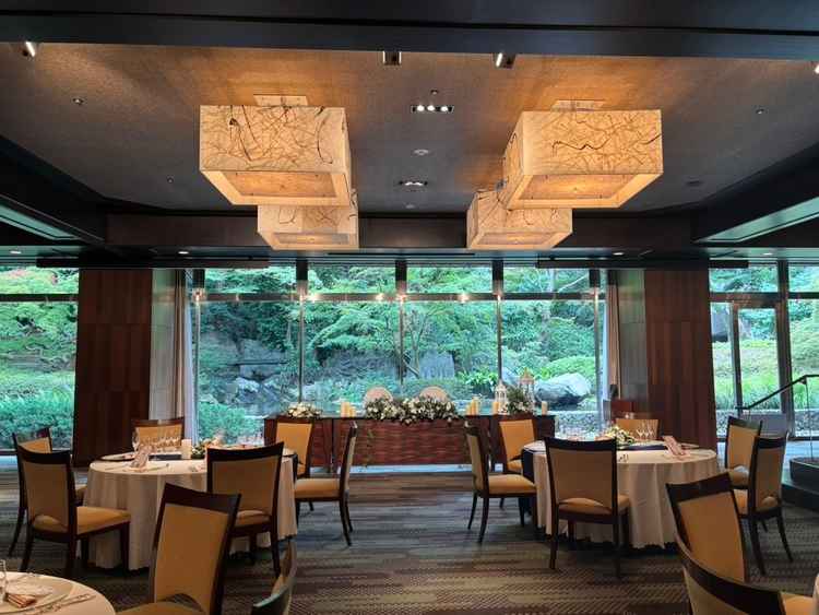 披露宴会場のマグノリア。緑が綺麗で落ち着く雰囲気。