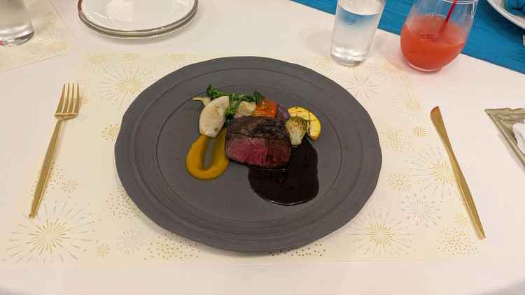 試食会のメインの料理。お肉が美味しかった。