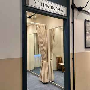 新郎新婦だけでなく参列者(親族)用にも着付けスペースがあり便利。