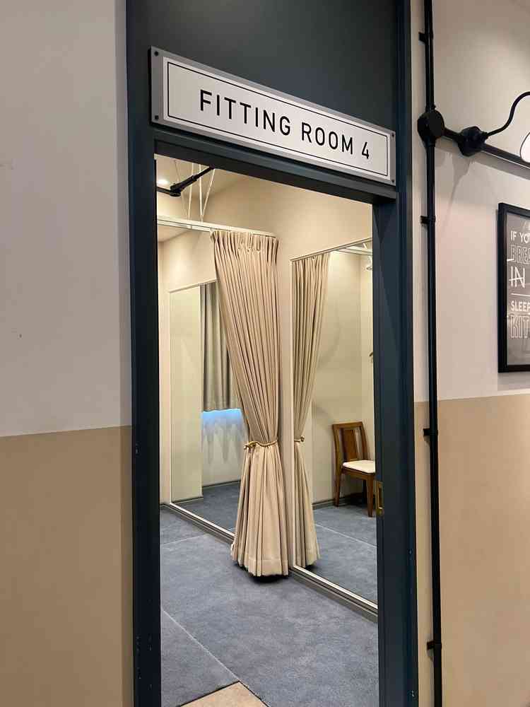 新郎新婦だけでなく参列者(親族)用にも着付けスペースがあり便利。