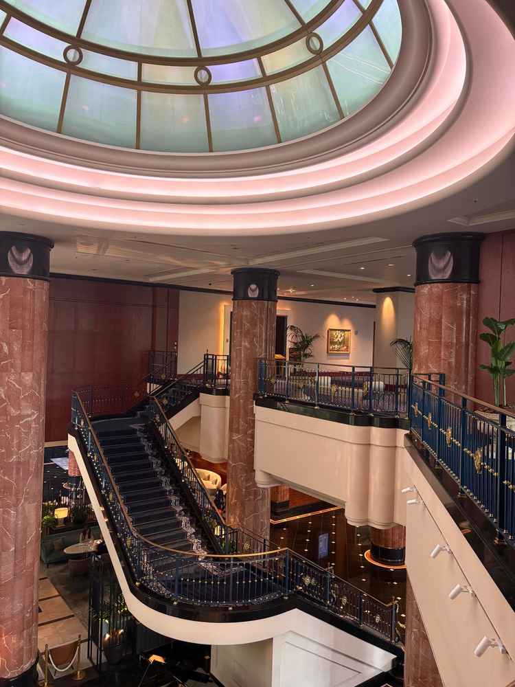 ホテルの内装の様子。ホテル内にも複数のフォトスポットがあり、当日撮影できるとのこと。