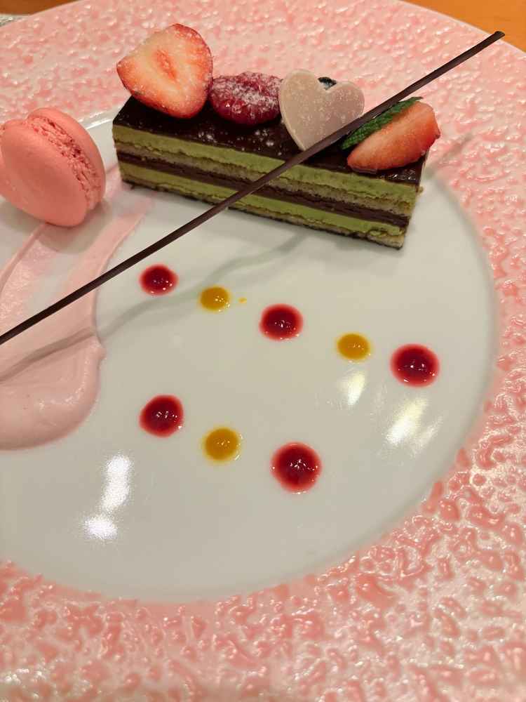 デザートはとてもボリュームがありいいなと思いました。