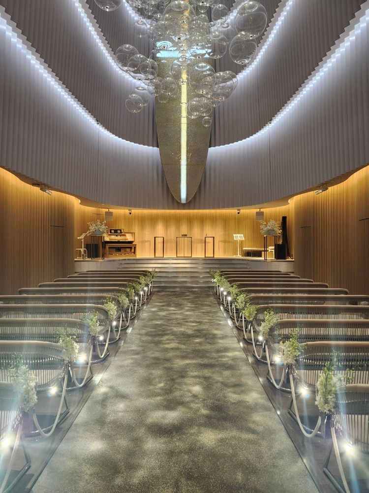 もう一つのチャペルです。こちらは明るく華やかで素敵なところでした。