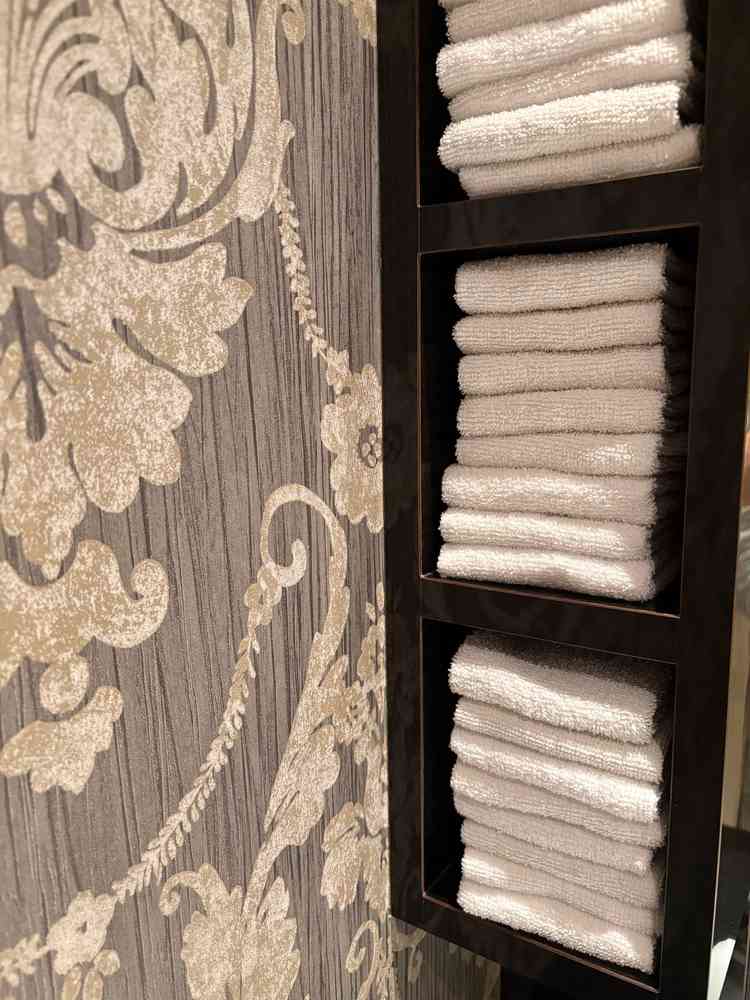 トイレに、ペーパータオルではなくタオルが置かれており驚きでした。高級感をかんじられました。