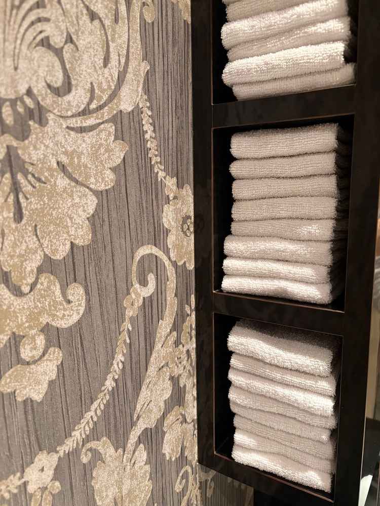 トイレに、ペーパータオルではなくタオルが置かれており驚きでした。高級感をかんじられました。