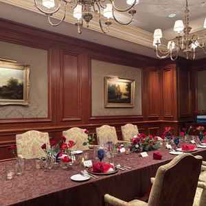 定員10名以下の披露宴会場（入口から見た写真）